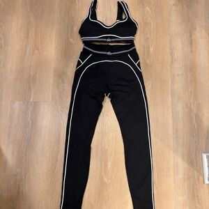 Alo Yoga Airbrush Gym Set Black